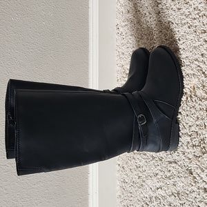 NWOT Girls riding boot